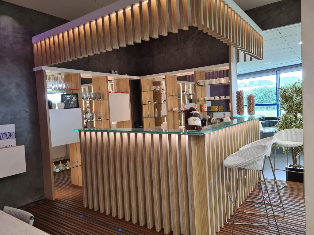Fabrication et réalisation de stand professionnel sur mesure lors d'exposition, de foire, de salon ou pour de l'évènementiel